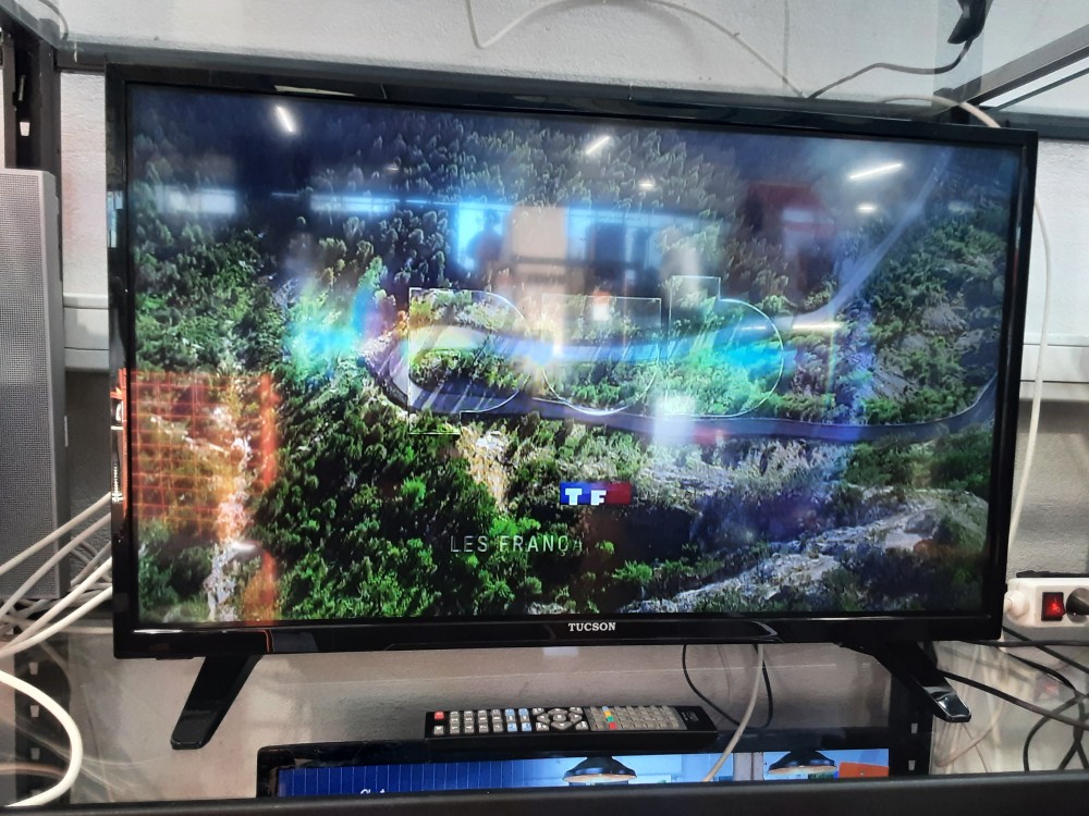 TELEVISEUR TUCSON 80CM AVEC TNT + TC