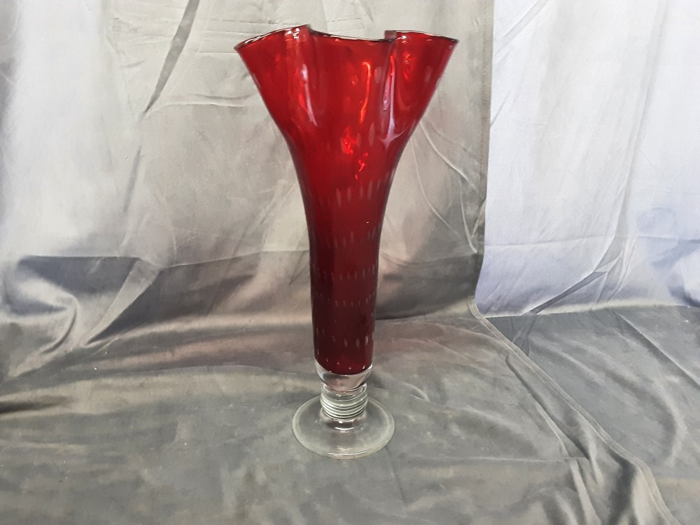 VASE  EN VERRE ROUGE 37 CM DE HAUT