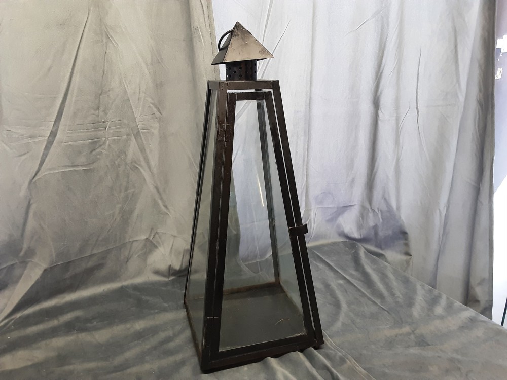 LANTERNE  METAL NOIR TRIANGULAIRE 56CM DE HAUT