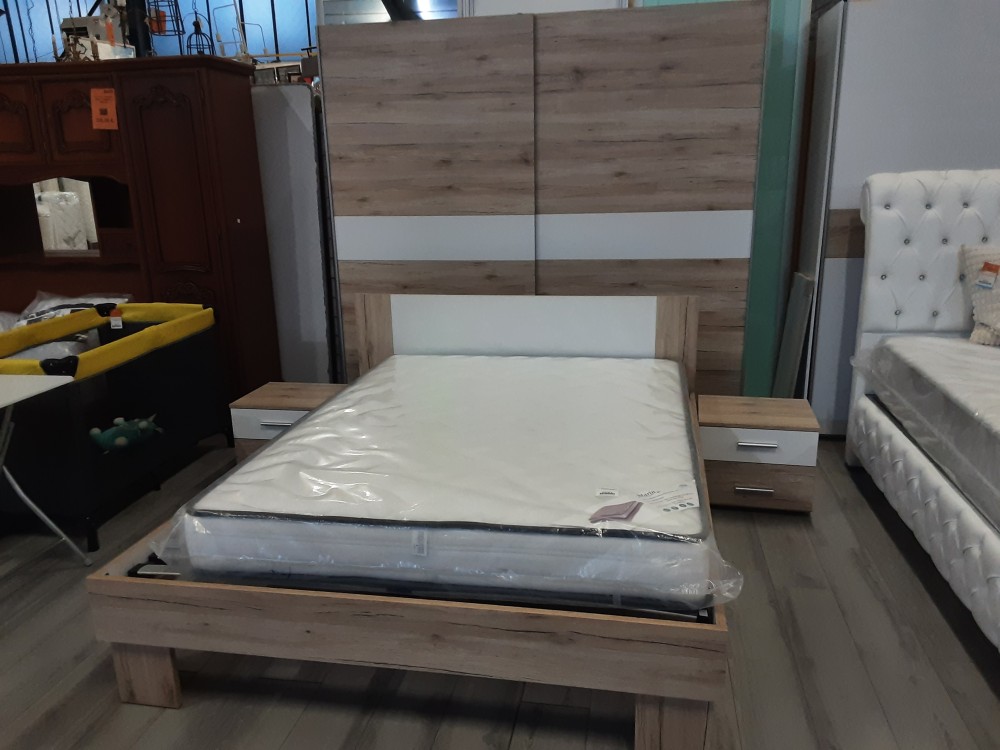 CHAMBRE LIT 160 X 200 + 2 CHEVETS + ARMOIRE 2 PORTES COULISSANTES BICOLORE VENDUE SANS SOMMIER NI MA