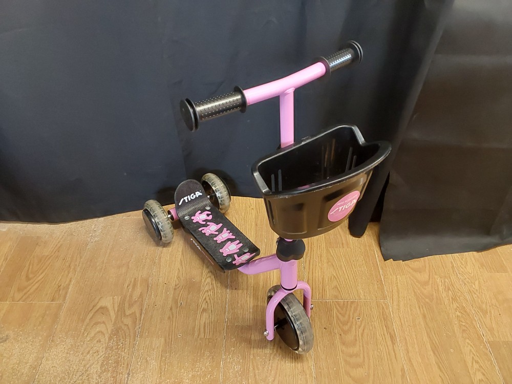 TROTINETTE ENFANT 3 ROUES,ROSE ET NOIRE TIGA