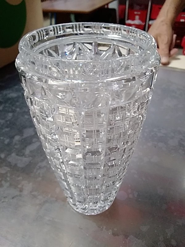 VASE VERRE TAILLÉ 