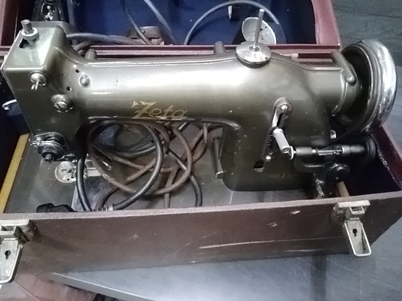 MACHINE À COUDRE ZETA DE CHEZ ZUNDAPP WERKE NURNBERG