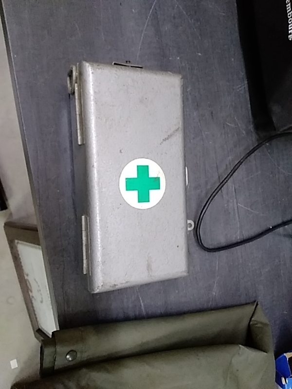 BOITE DE SECOURS METAL 