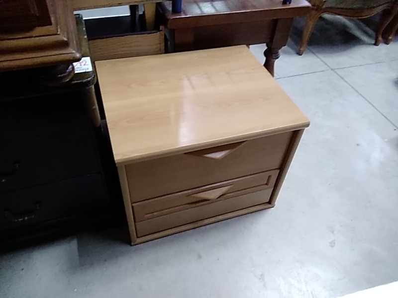 CHEVET MODERNE 2TIROIRS CLAIR 