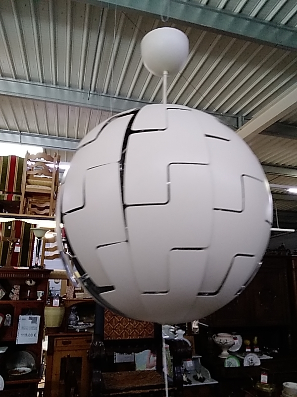 LAMPE RONDE BLANCHE 