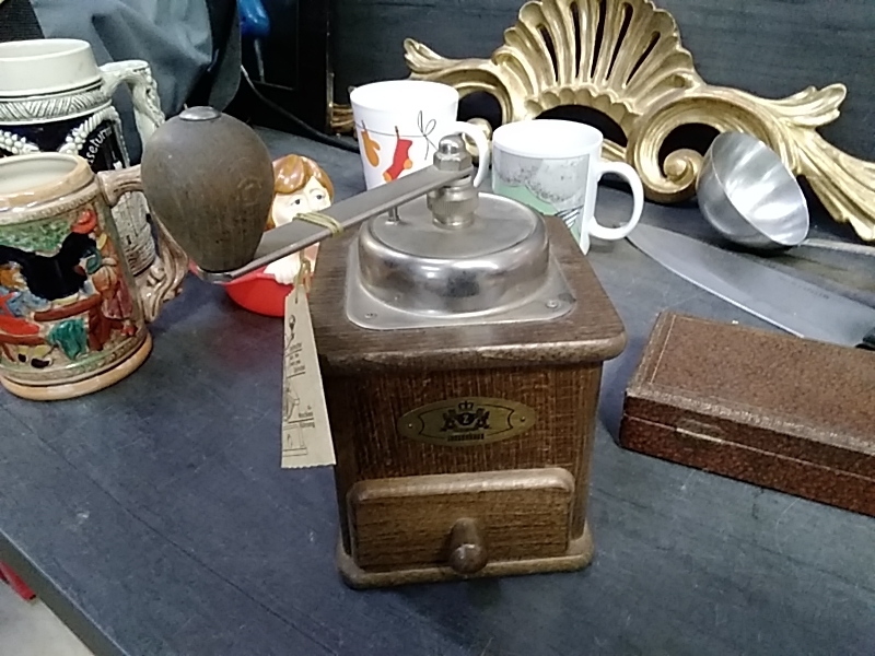 MOULIN À CAFÉ NEUF