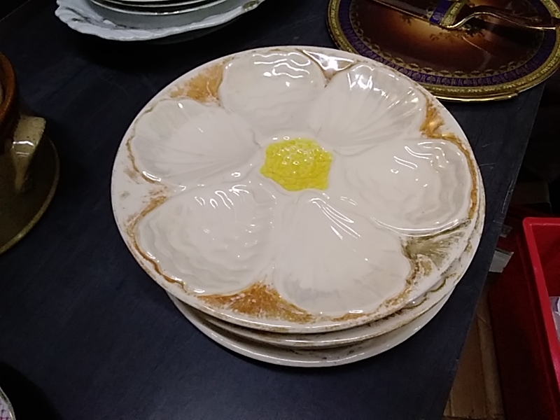 LOT DE 4 ASSIETTES À HUÎTRES VALLAURIS 