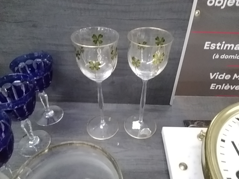 LOT DE 2 VERRES CRISTAL PIED HAUT