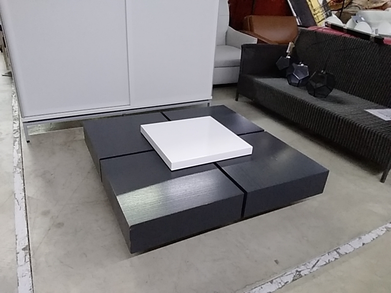 TABLE BASSE CARRÉE AVEC RANGEMENT 110 X 110CM