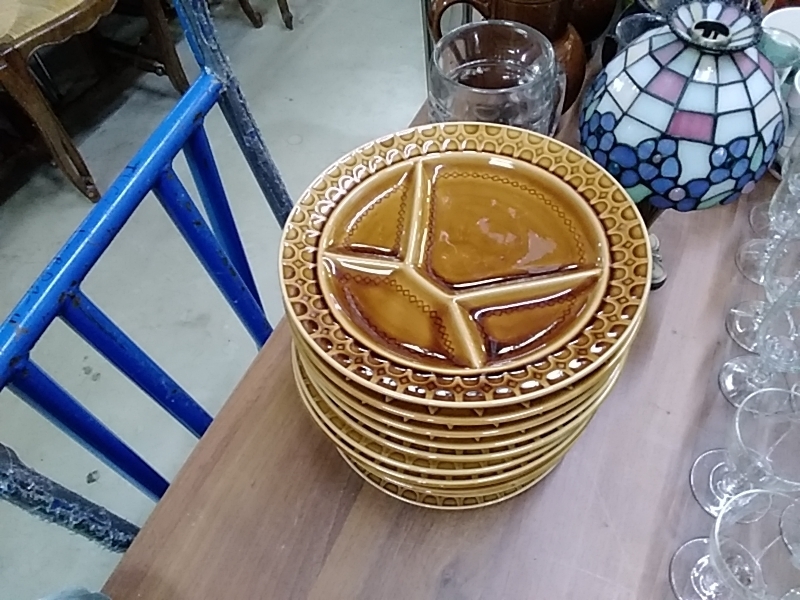 LOT DE 12 ASSIETTES À FONDUE SARREGUEMINES 