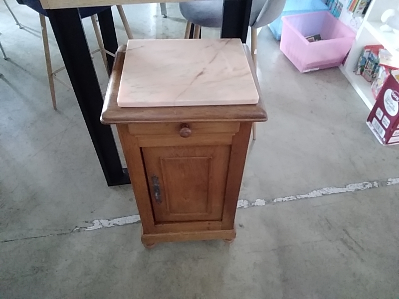 CHEVET 1 TIROIR 1PORTE MARBRE 