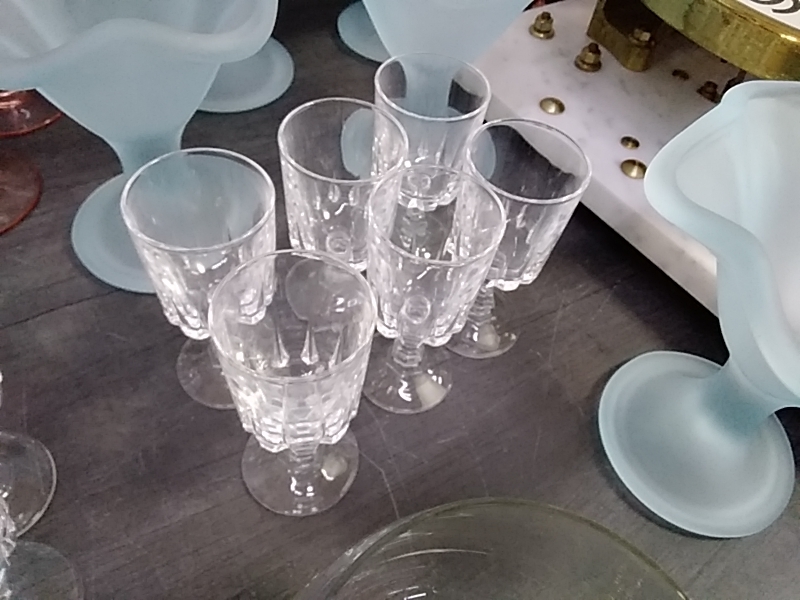 LOT DE 6 VERRES À DIGESTIF
