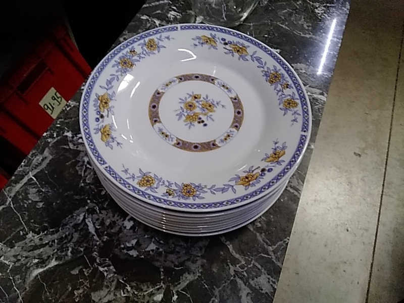 LOT PETITES ASSIETTES 