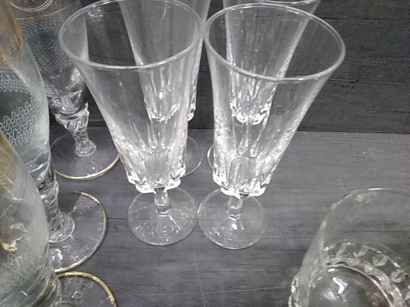 LOT 4 FLUTES