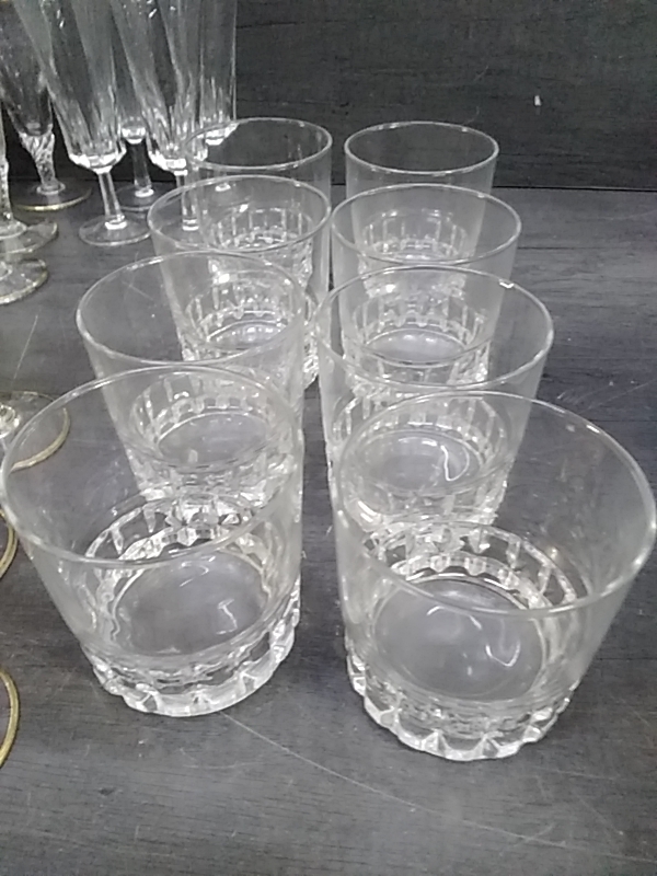 LOT DE 8 VERRES 