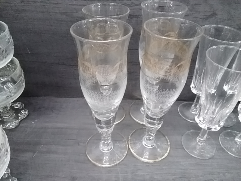 LOT DE 4 FLUTES 