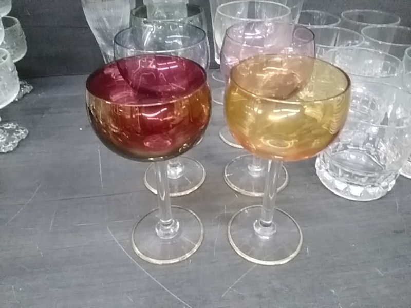 LOT DE 6 VERRES COULEUR