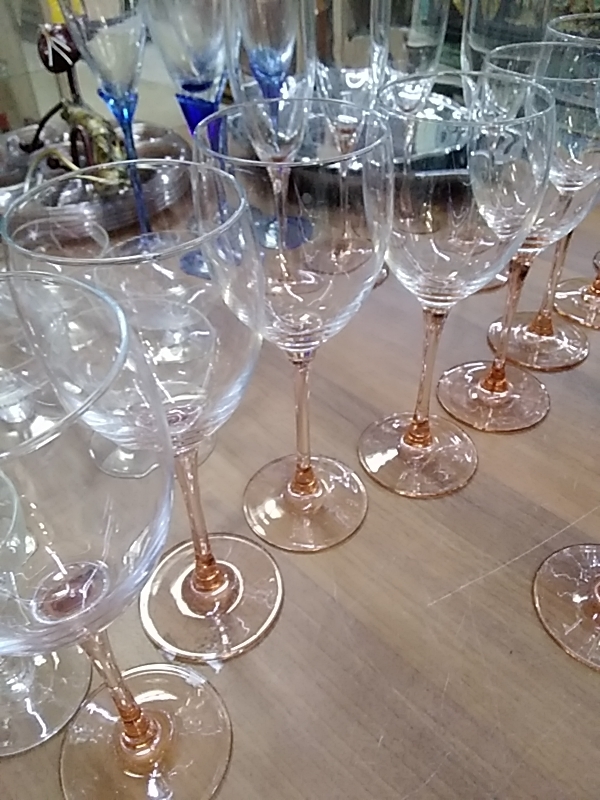 LOT DE 8 VERRES ROSE