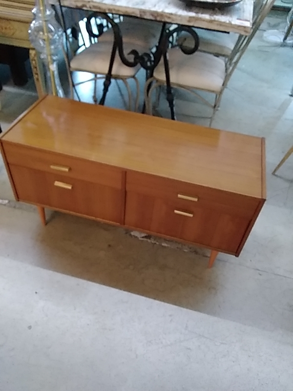 COMMODE PM