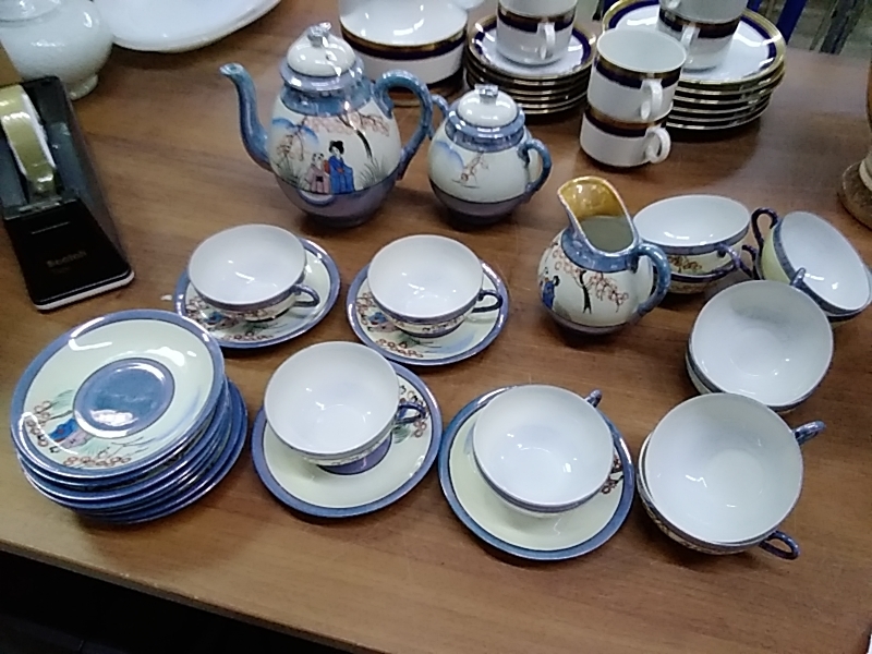SERVICE JAPONAIS PORCELAINE BLEU 27 PCS 