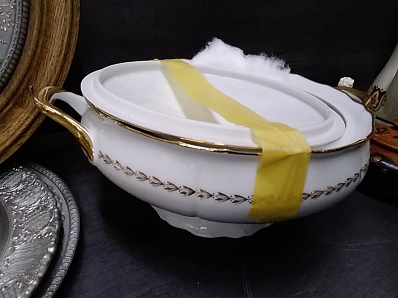 SOUPIÈRE BLANCHE 