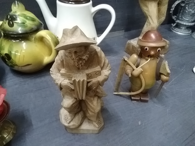 STATUETTE BOIS