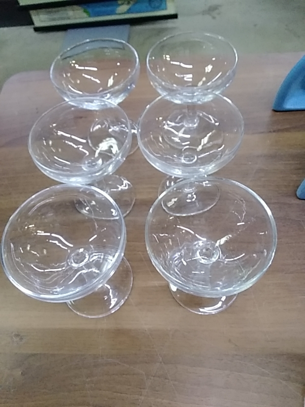 LOT DE 6 COUPES À CHAMPAGNE 