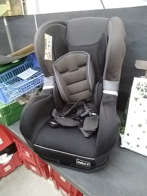SIÈGE AUTO BÉBÉ 9