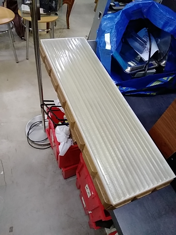 PLAFONNIER NEON ANNÉES 70   66 X 19CM