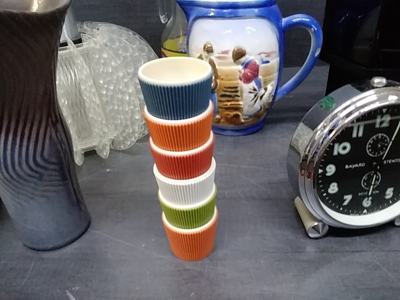 LOT DE 6 COCOTIERS COULEURS PVC