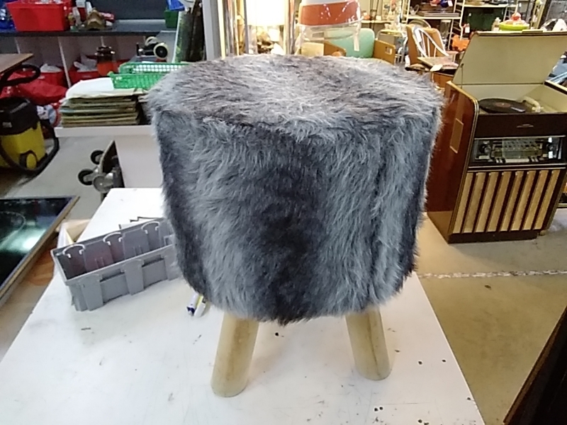 TABOURET FOURURE 