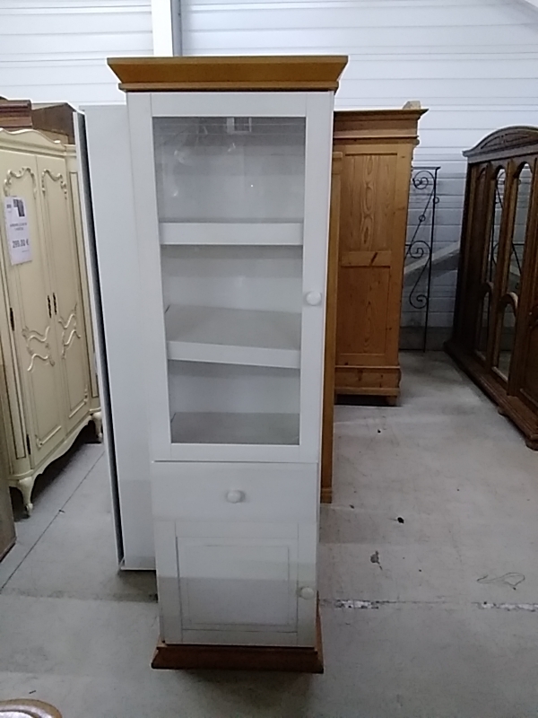 MEUBLE 2PORTES 1TIROIR DANS L’ÉTAT 