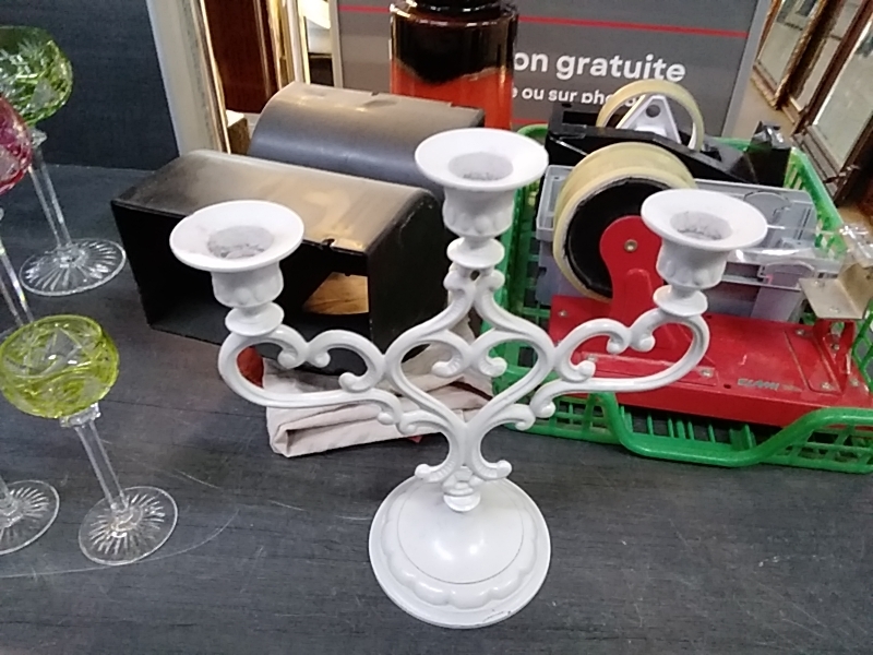 BOUGEOIR METAL BLANC 3 FEUX 