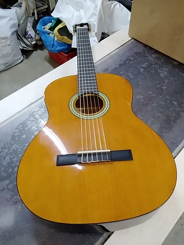 GUITARE CLIFTON AVEC HOUSSE