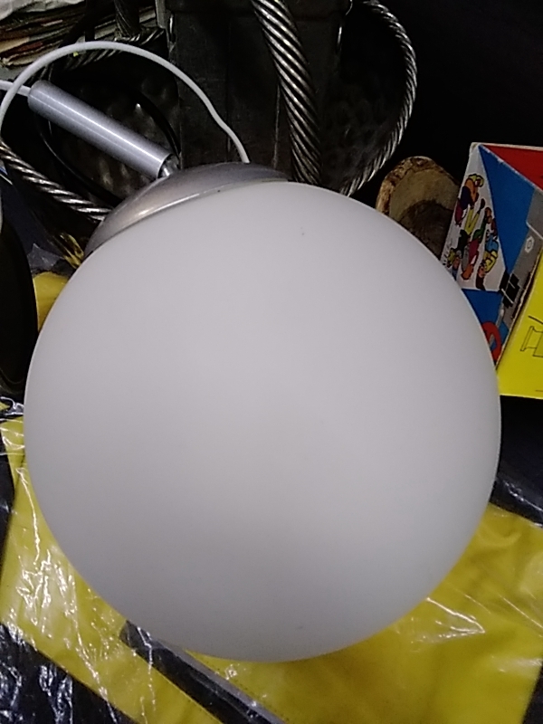 LAMPE BOULE BLANCHE 