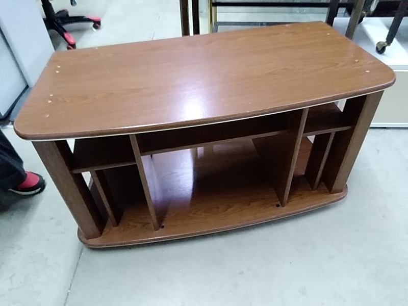 MEUBLE SUR ROULETTES 