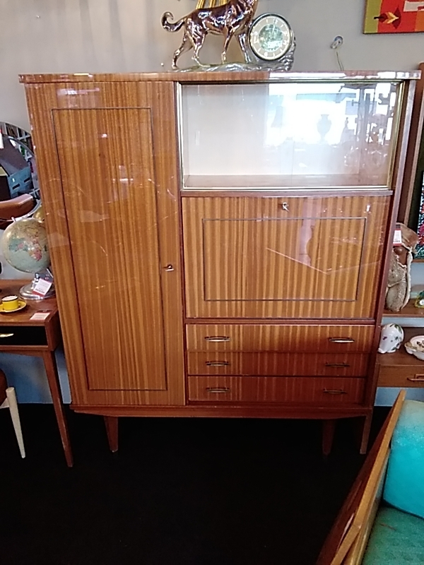 MEUBLE VINTAGE 2PORTES 3TIROIRS