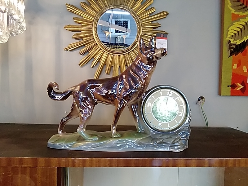 HORLOGE CHIEN PORCELAINE 