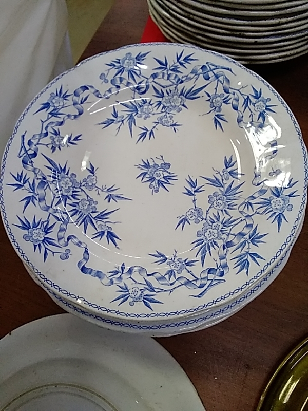 LOT DE 11 ASSIETTES PLATES 'EPINE' SARREGUEMINES 