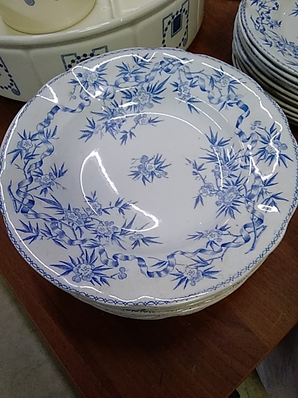 LOT DE 11 ASSIETTES CREUSES 'EPINE' SARREGUEMINES 