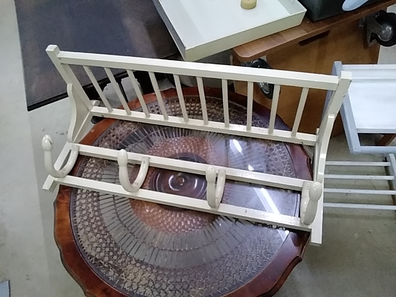 VESTIAIRE ANCIEN BEIGE 4 CROCHETS 