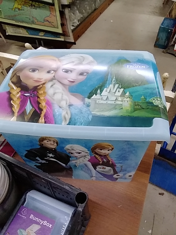 BOITE DE RANGEMENT REINE DES NEIGES