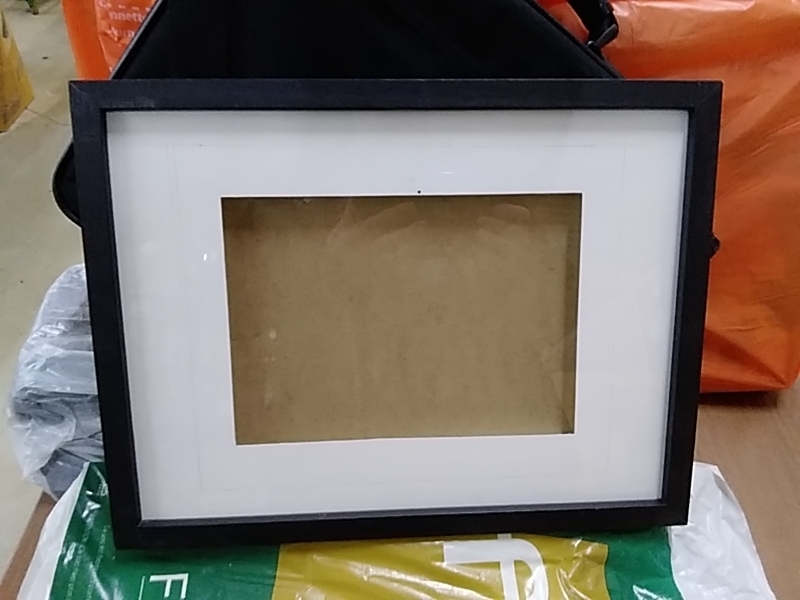 CADRE VERRE VIERGE 42 X 32CM DANS L’ETAT 