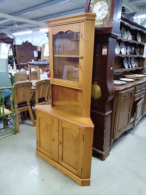 MEUBLE D’ANGLE 2 CORPS PIN 2 PORTES 1 VITRINE 