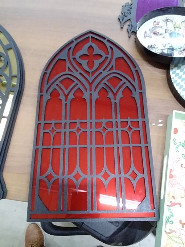 DÉCORATION VITRAIL MIROIR ROUGE