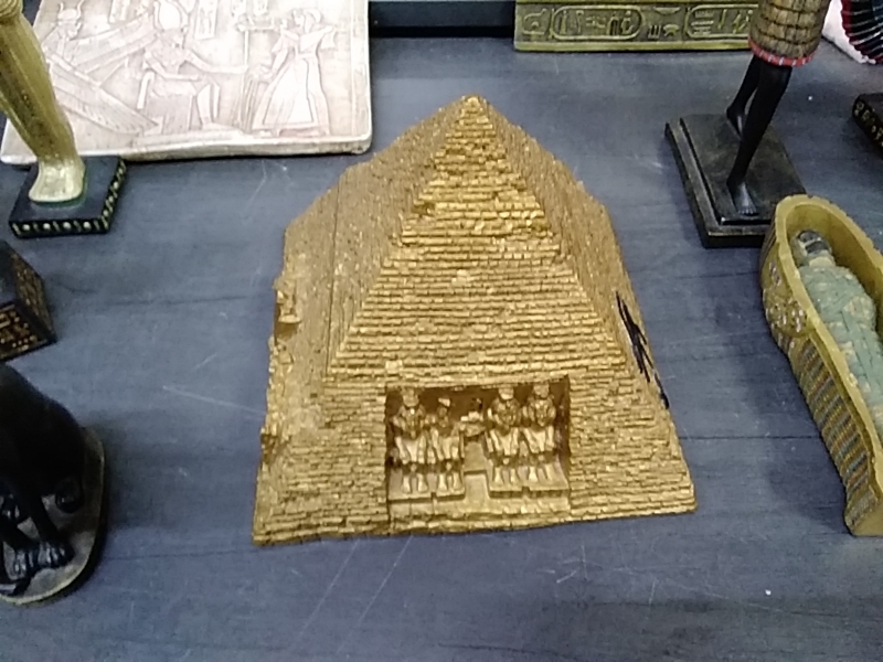 PYRAMIDE 