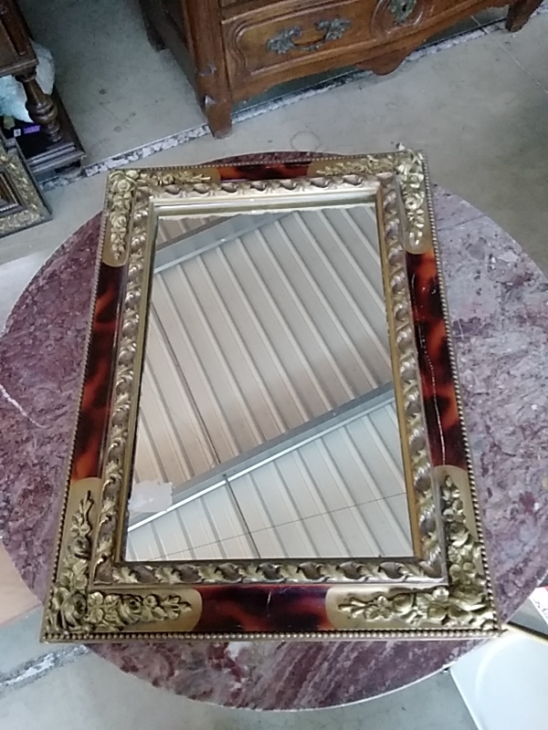 MIROIR DORÉ DANS L’ETAT 43 X 59CM