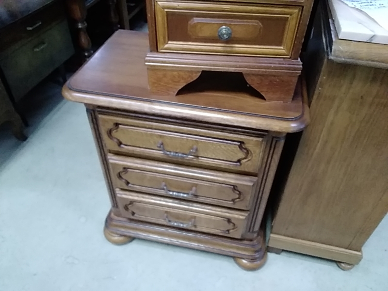 CHEVET CHÊNE 3 TIROIRS 