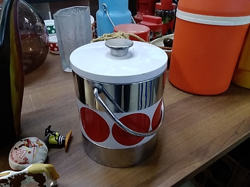 SEAU À GLAÇONS BLANC ROUGE